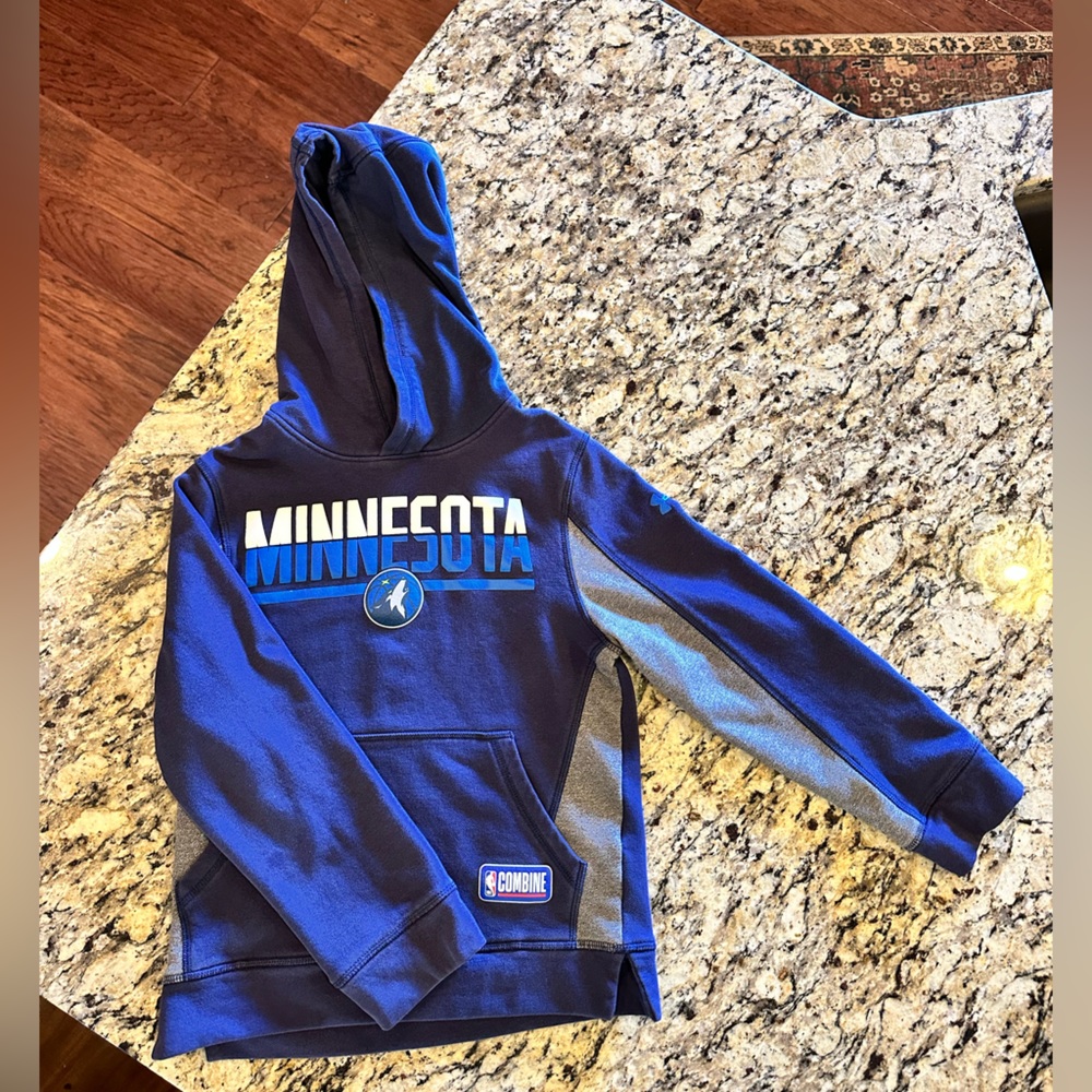 Youth Small Under Armour Minnesota Timberwolves Sweatshirt